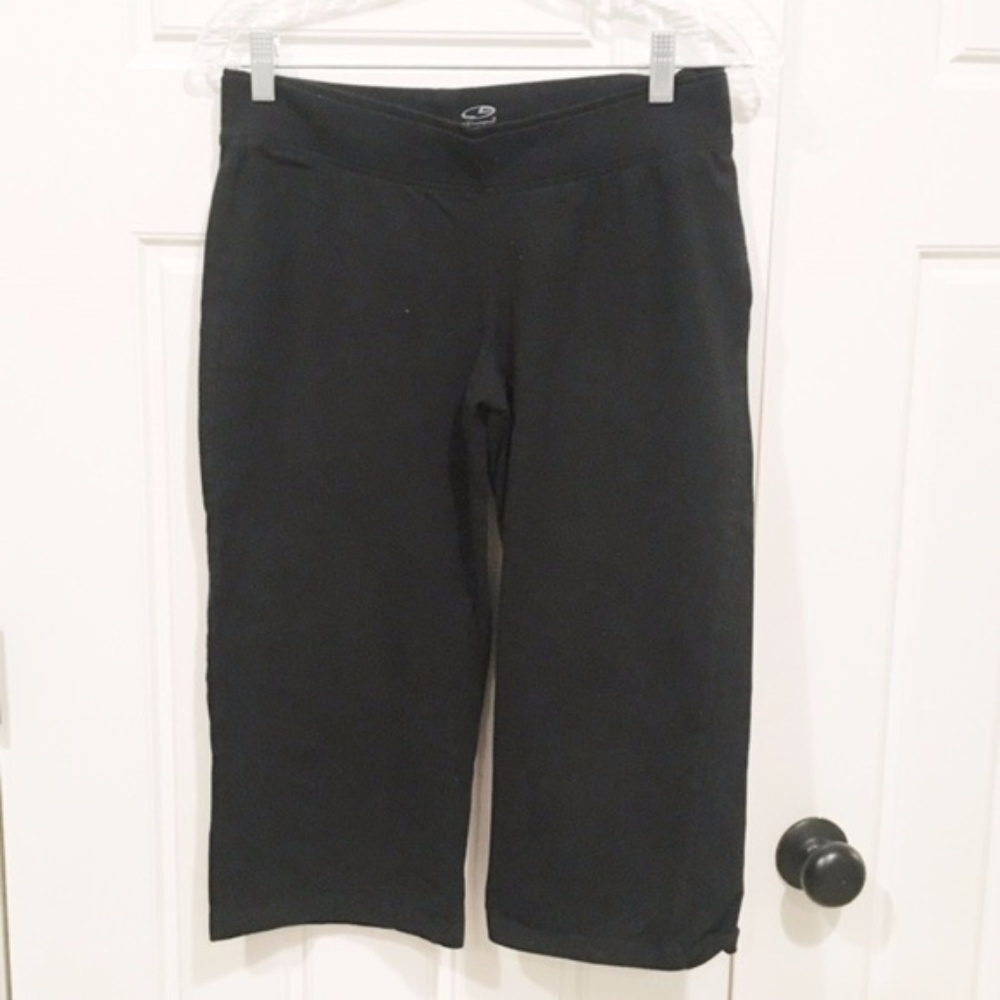 8/5 Champion Black Capris for Women